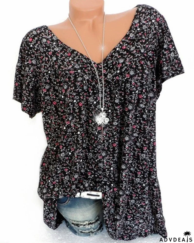loose short-sleeved V-neck tee