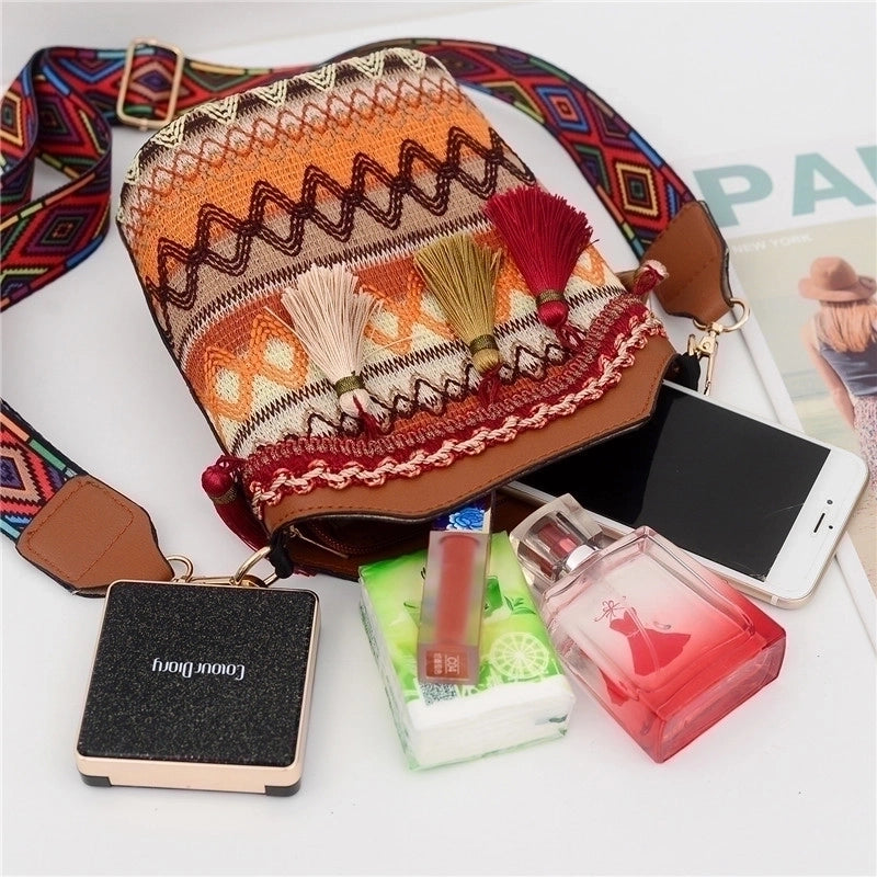 Women’s Small All Seasons Pu Leather Nylon Stripe Ethnic Style Tassel Bucket Zipper Shoulder Bag