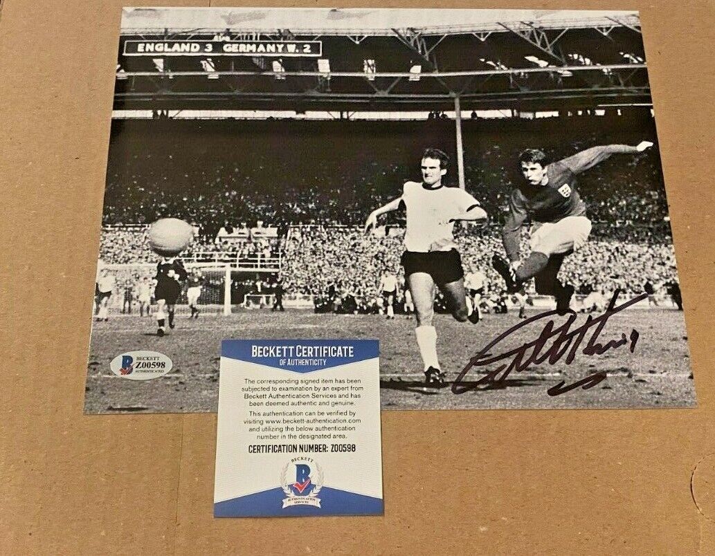 GEOFF HURST SIGNED 1966 WORLD CUP 8X10 Photo Poster painting BECKETT CERTIFIED ENGLAND