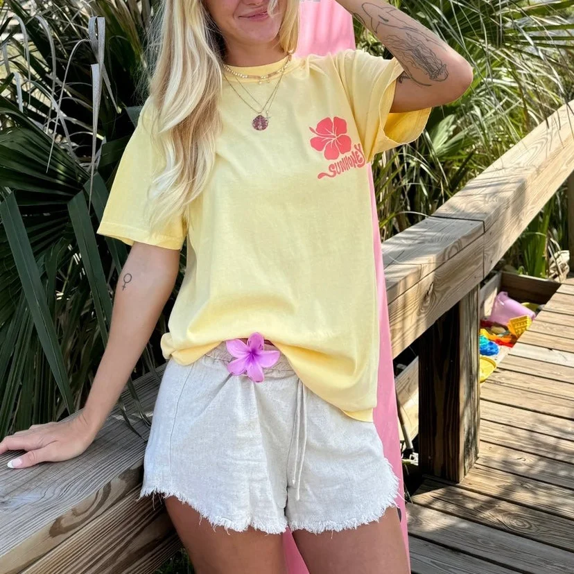  Tropical Floral Graphic T-Shirt for Summer Fun  