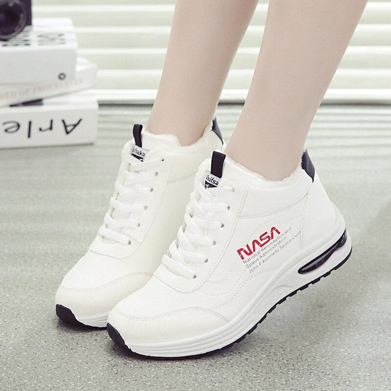 Woman Winter Ankle Sneakers Shoes Warm Thick Plush Suede Snow Boots Female PU Leather Outdoor Sneaker Fur Shoes For Women
