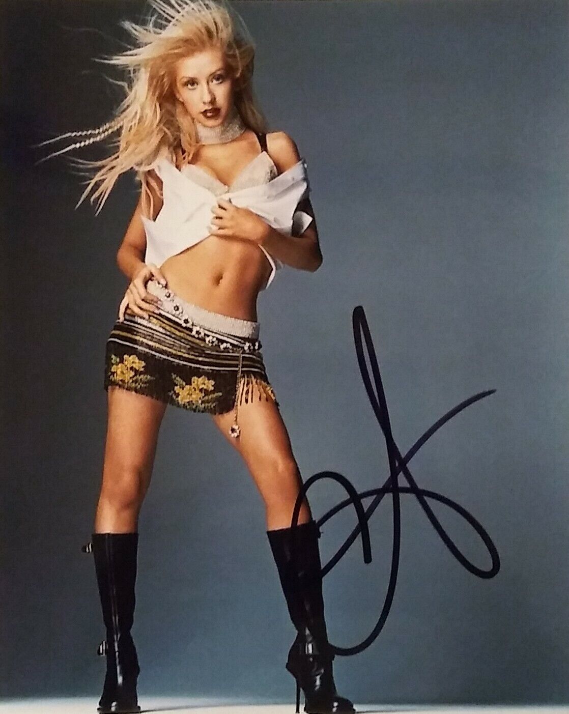 Christina Aguilera signed 8 x 10