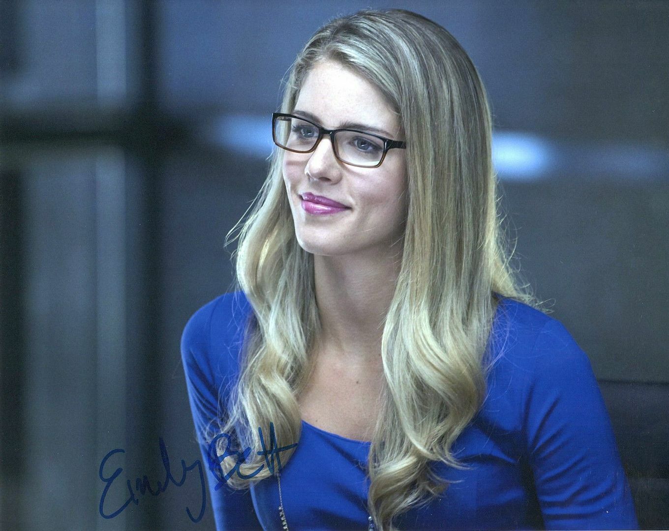 Emily Bett Rickards Autograph Signed Photo Poster painting Print