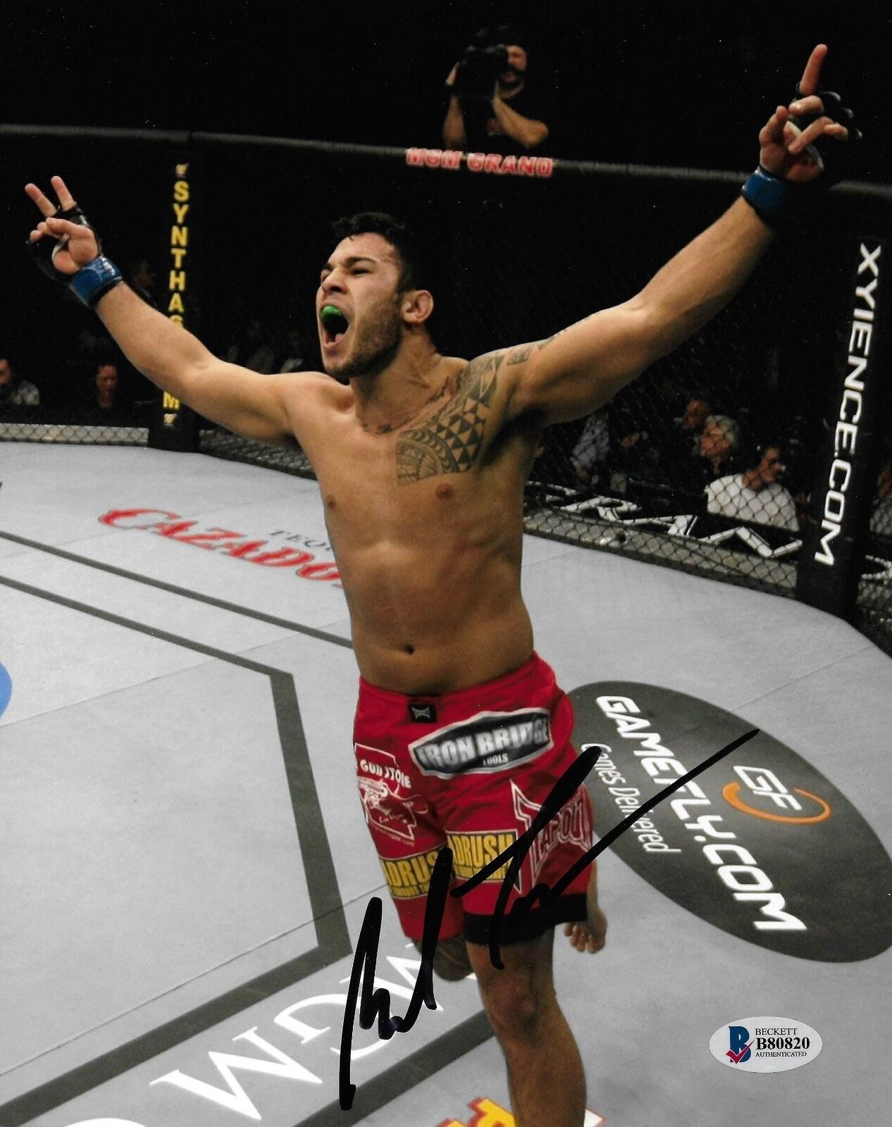 Brad Tavares Signed 8x10 Photo Poster painting BAS Beckett COA UFC Picture Autograph 203 182 125