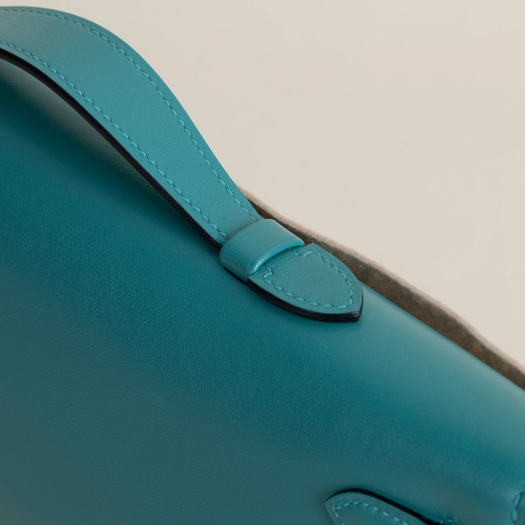 Kelly cut  Swift 7F Blue Paon GHW