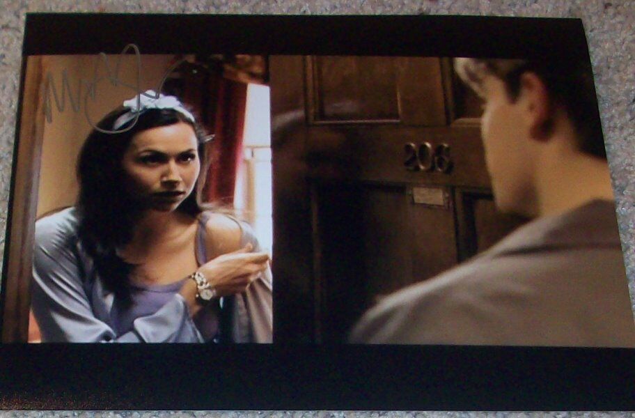 MINNIE DRIVER SIGNED AUTOGRAPH GOOD WILL HUNTING 8x10 Photo Poster painting B w/PROOF