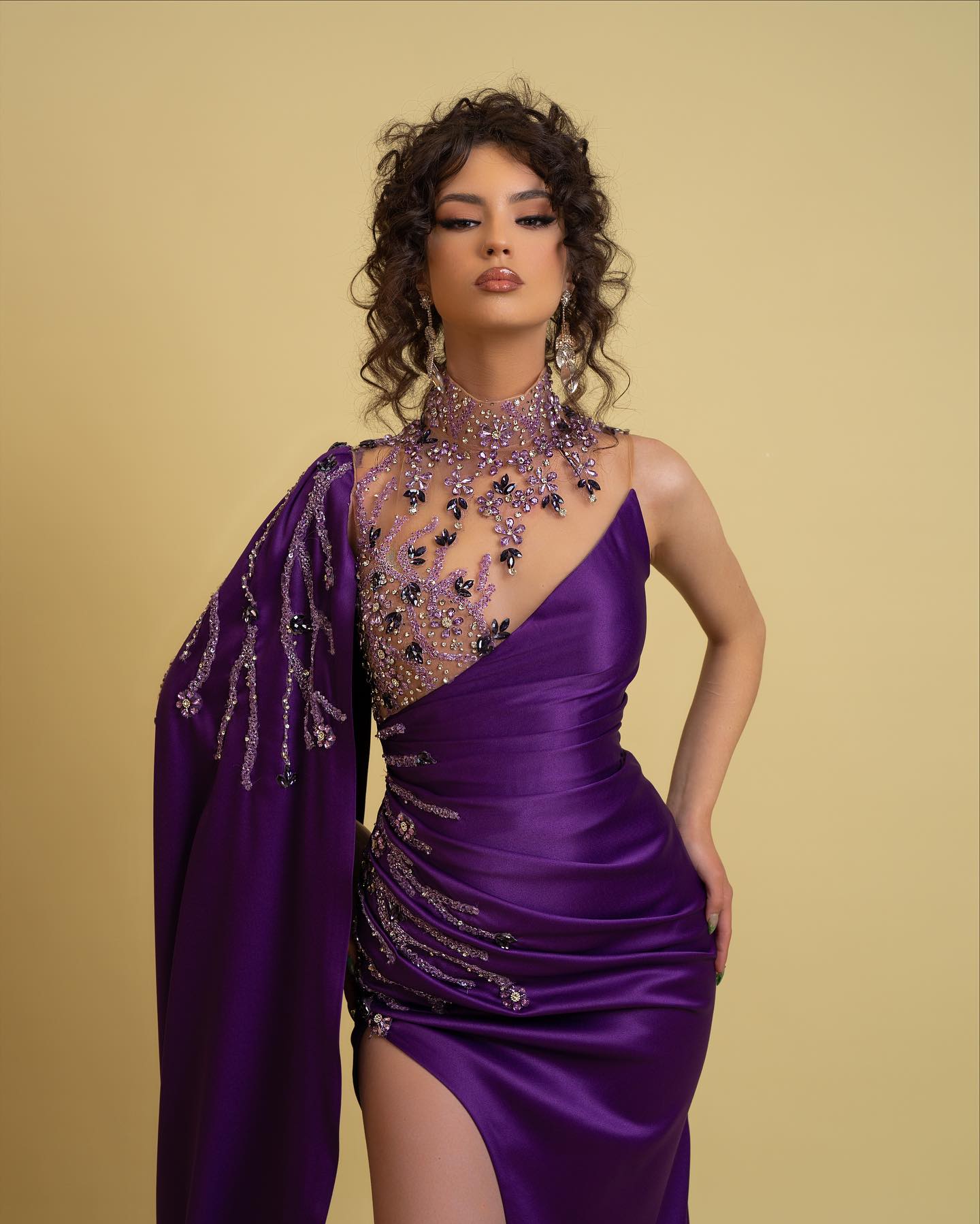 Daisda Elegant Dark Purple One Sleeve Beaded Graduation Split Prom Dress