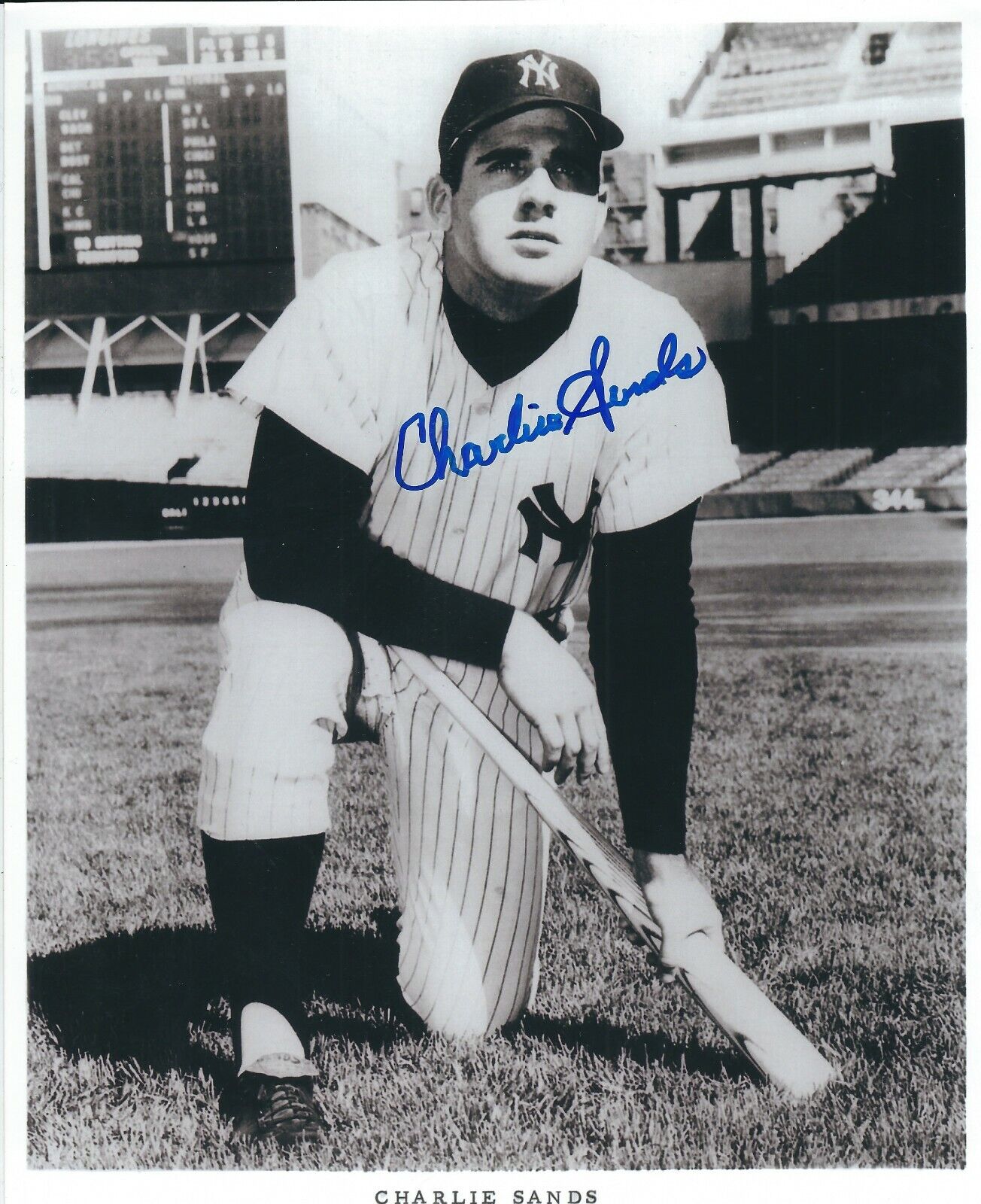 Signed 8x10 CHARLIE SANDS New York Yankees Autographed Photo Poster painting - COA