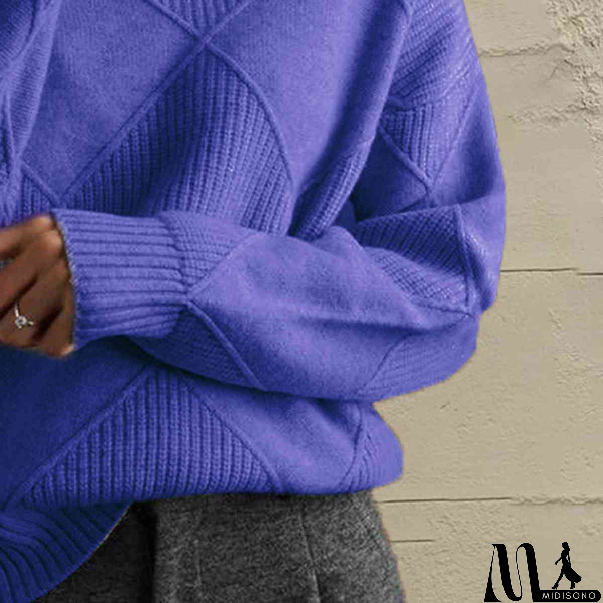 MidiSono - Versatile and Comfortable Sweater