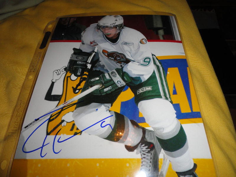 Everett Silvertips Zach Hamill Signed Autographed 8x10 Photo Poster painting COA