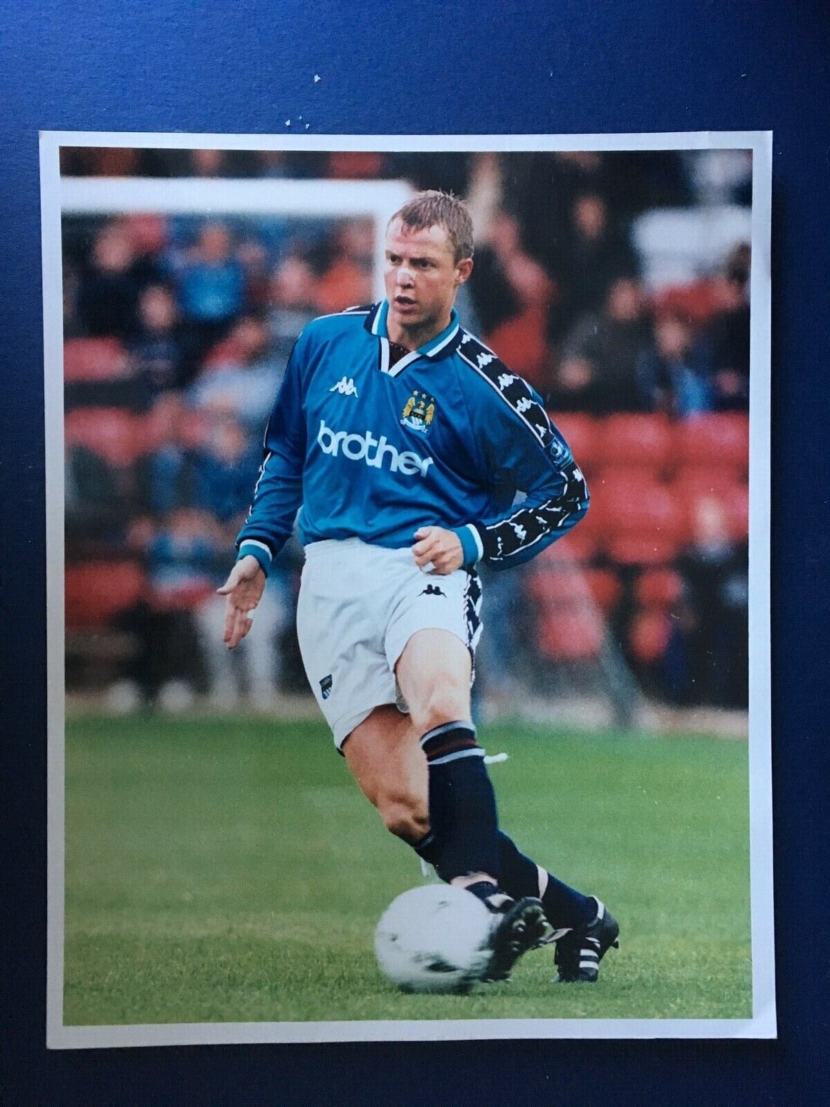 TONY VAUGHN - FORMER MANCHESTER CITY - EXCELLENT SIGNED Photo Poster painting