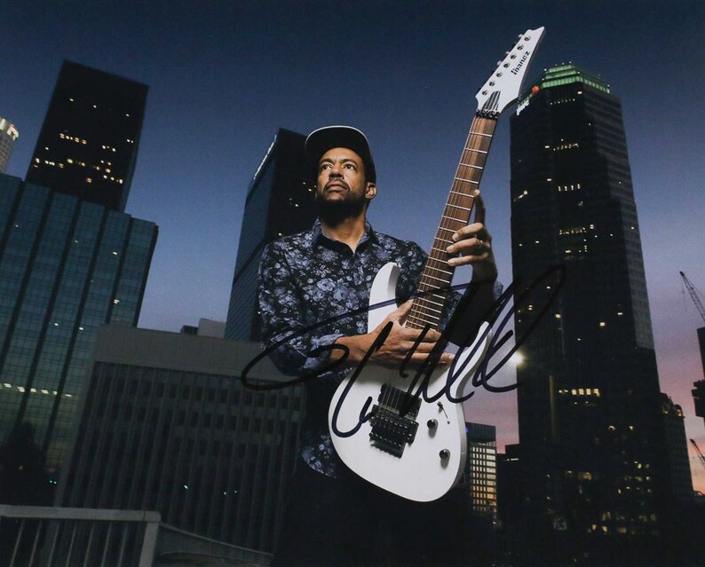 Tony MacAlpine Signed Autographed Glossy 8x10 Photo Poster painting - COA Matching Holograms