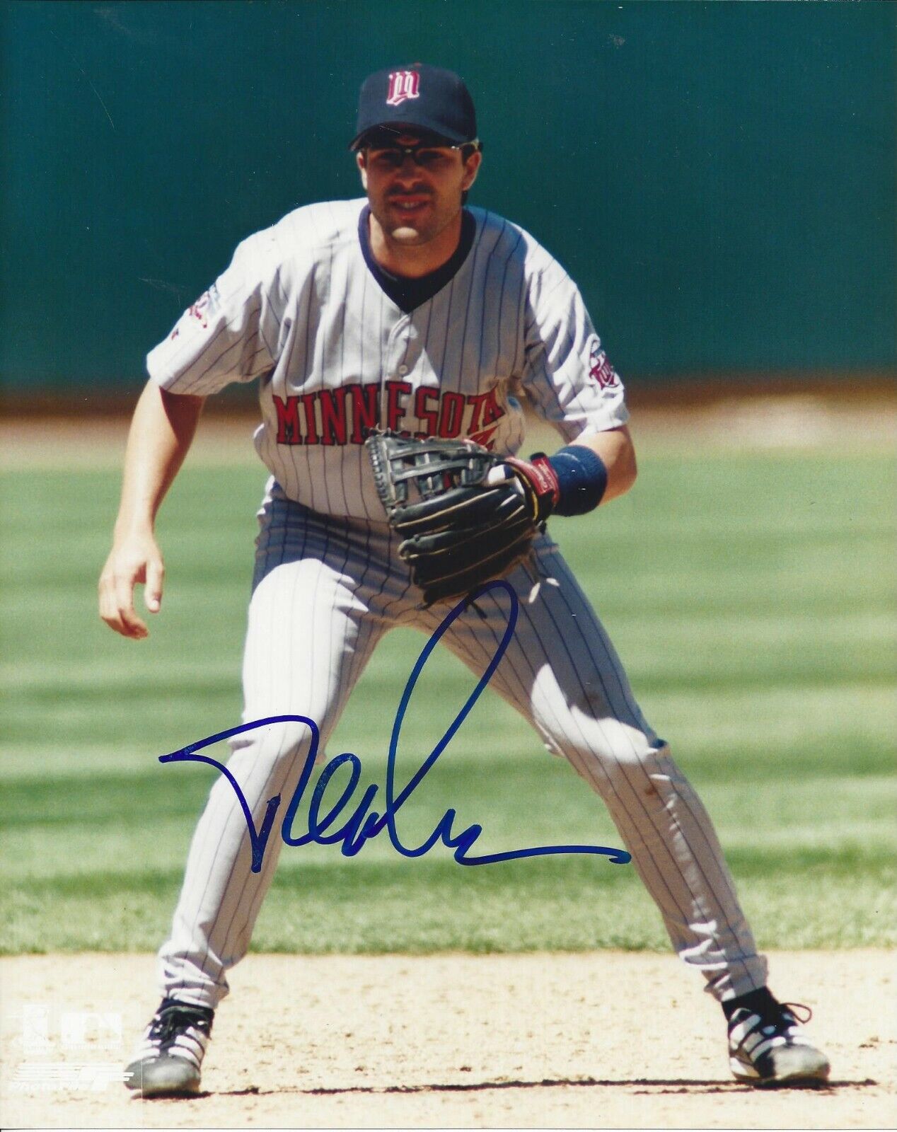 Todd Walker Autographed 8x10 Minnesota Twins#S474