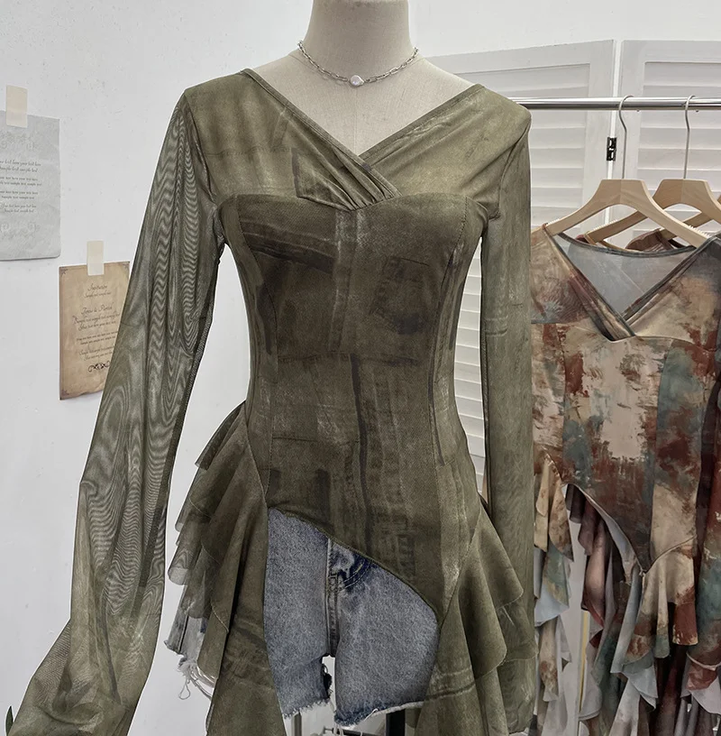 Nigikala Nigikala Shooting Ribbon Mesh Yarn Leaf Side Retro Print V Collar Horn Sleeve Top Spring And Summer Short Repair T-Shirt 8013