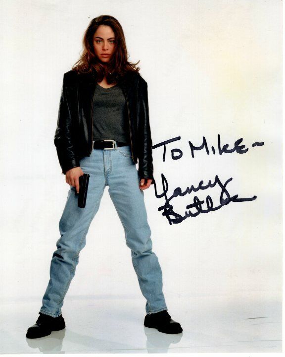 YANCY BUTLER Signed WITCHBLADE DET. SARA PEZ PEZZINI Photo Poster paintinggraph - To Mike