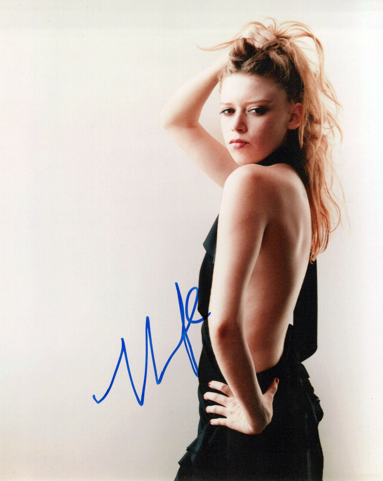 Natasha Lyonne glamour shot autographed Photo Poster painting signed 8x10 #1