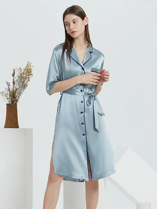 22 MOMME Robe de chambre en soie azur avec ceinture 1