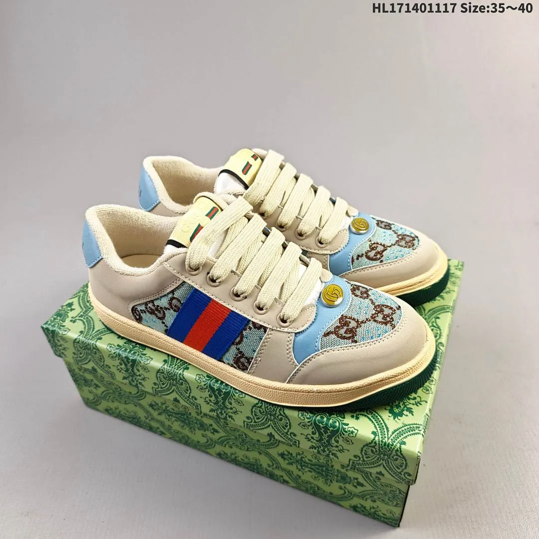 Classic prototype retro style versatile distressed plaid shoes, featuring a retro academic look.