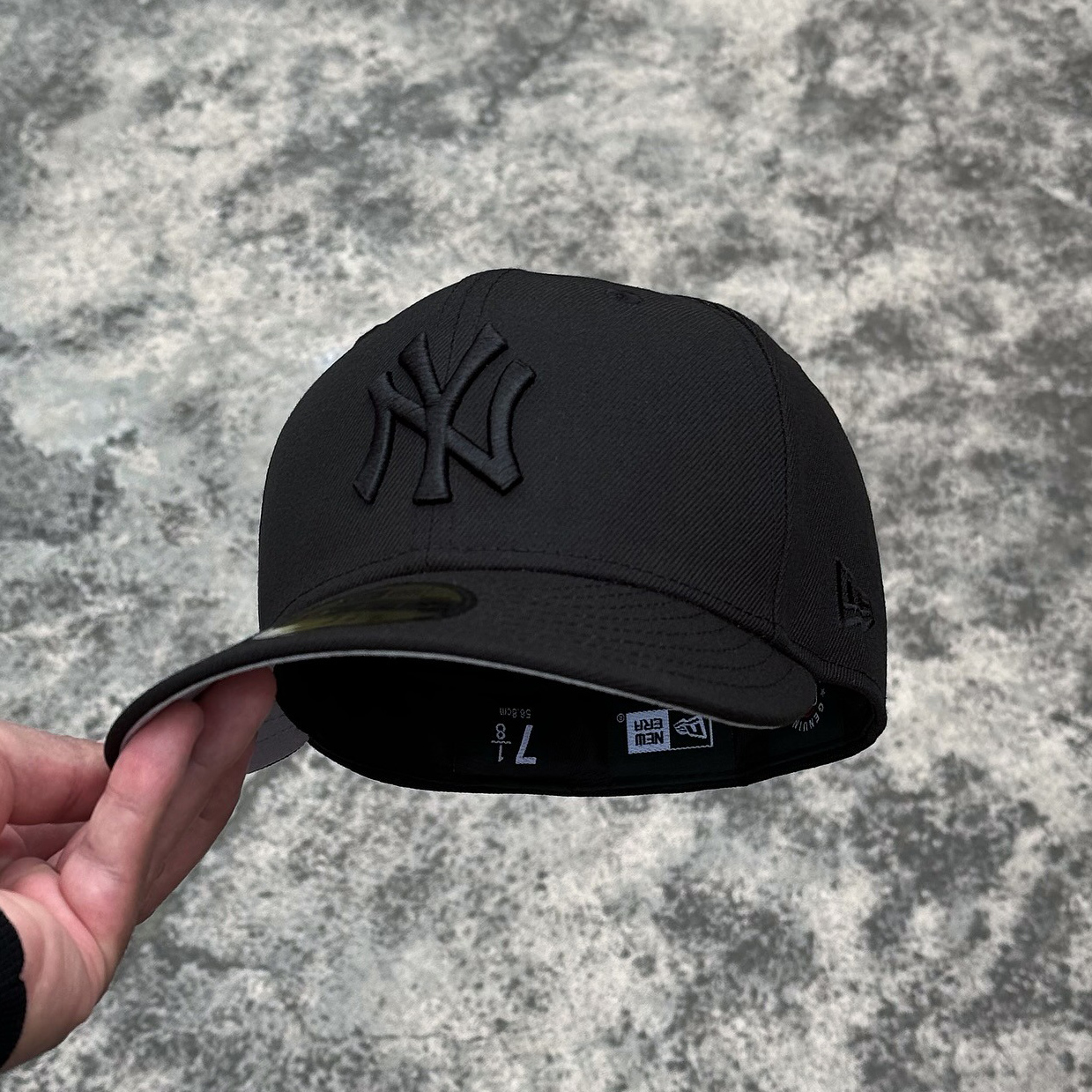 NEW ERA BASIC NEW YORK YANKEES BLACK EMBROIDERED CASUAL BASEBALL CAP