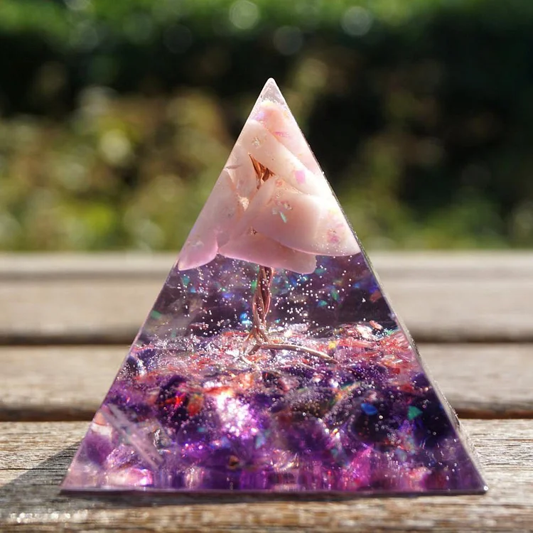 Crystal Energy Orgone Pyramid Mold Wealth Prosperity Peridot Heal Gem (5cm)