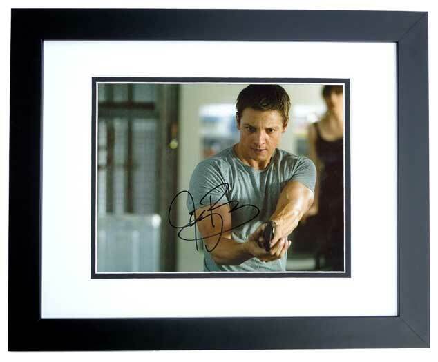 Jeremy Renner Signed - Autographed The BOURNE LEGACY 8x10 inch Photo Poster painting FRAMED