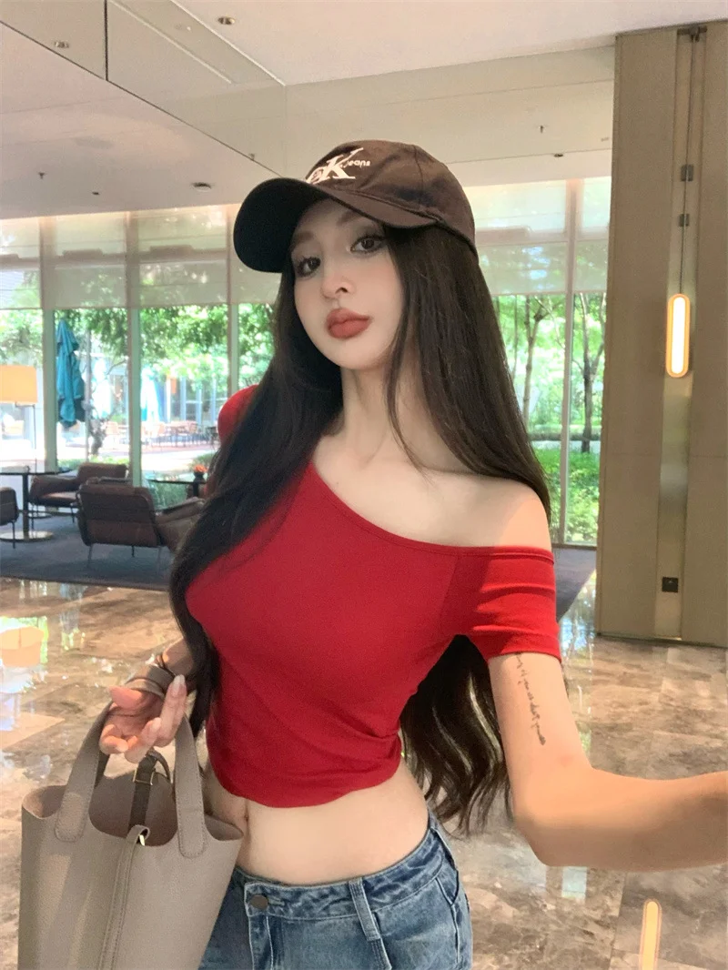 Uveng Uveng Desire Inclined Shoulder Short Sleeve T-Shirt Female 2024 Summer New Short Crop Slim Versatile Student Jacket Ins Tide