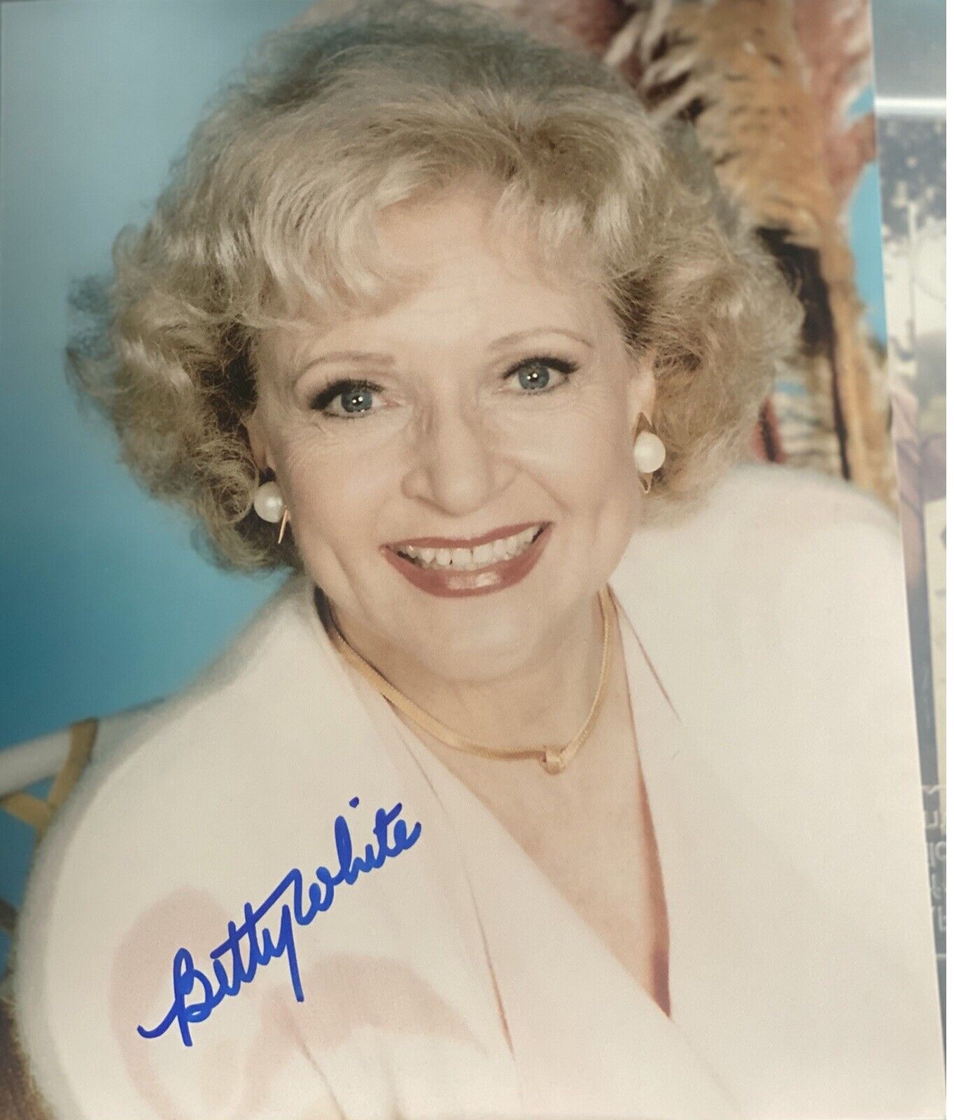 Betty White Golden Girls Signed Autographed 8x10 Color Photo Poster painting