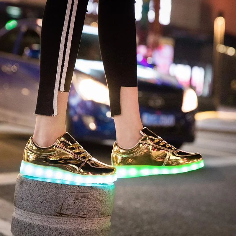 4 Colors Cool Couple Fluorescent Sneaker SP1812335