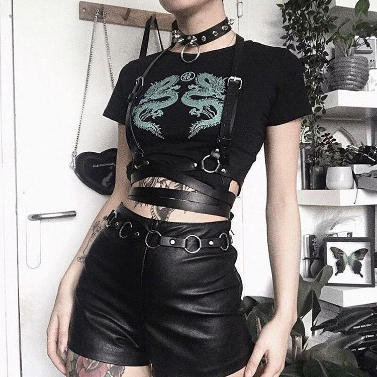 GOTH DRAGON PRINTED BLACK CROP TEE