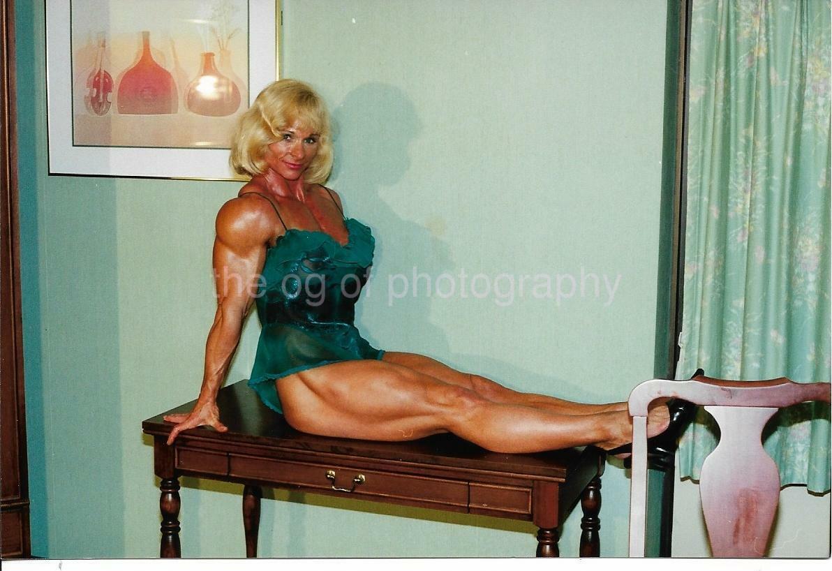 JUDY MILLER Female Bodybuilder MUSCLE WOMAN 80' 90s FOUND Photo Poster painting Color EN 17 8 M