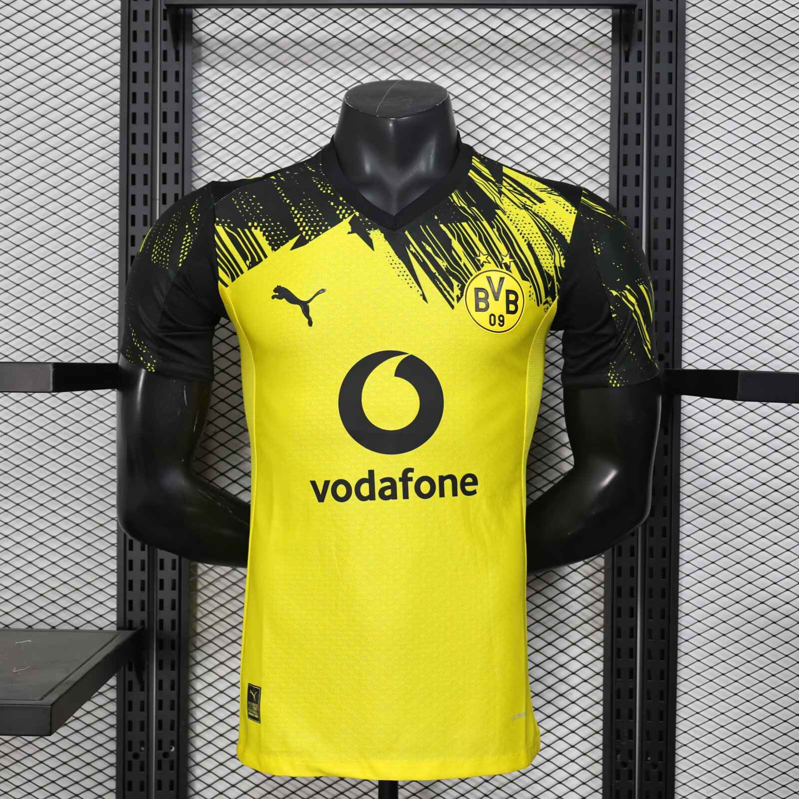 2025/2026 Player Version Dortmund Home Football Shirt（The player version jersey is a bit tight, please pay attention to the size selection）