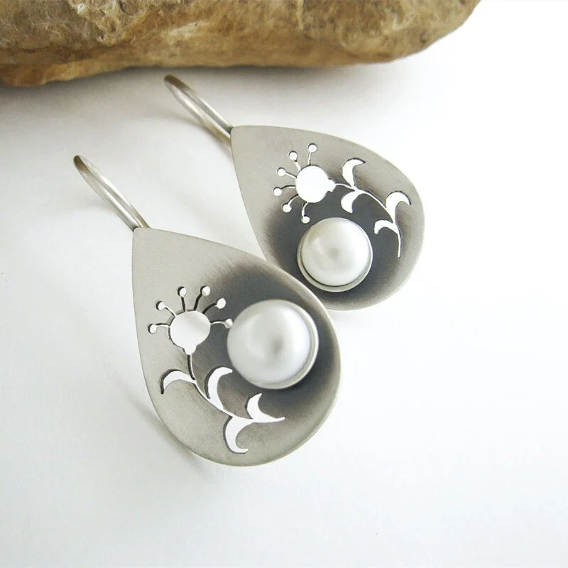 Classic hook Simple Round Imitation Pearl Earrings Fashion Silver Color Metal Carving Leaves Flower Dangle Earrings for Women