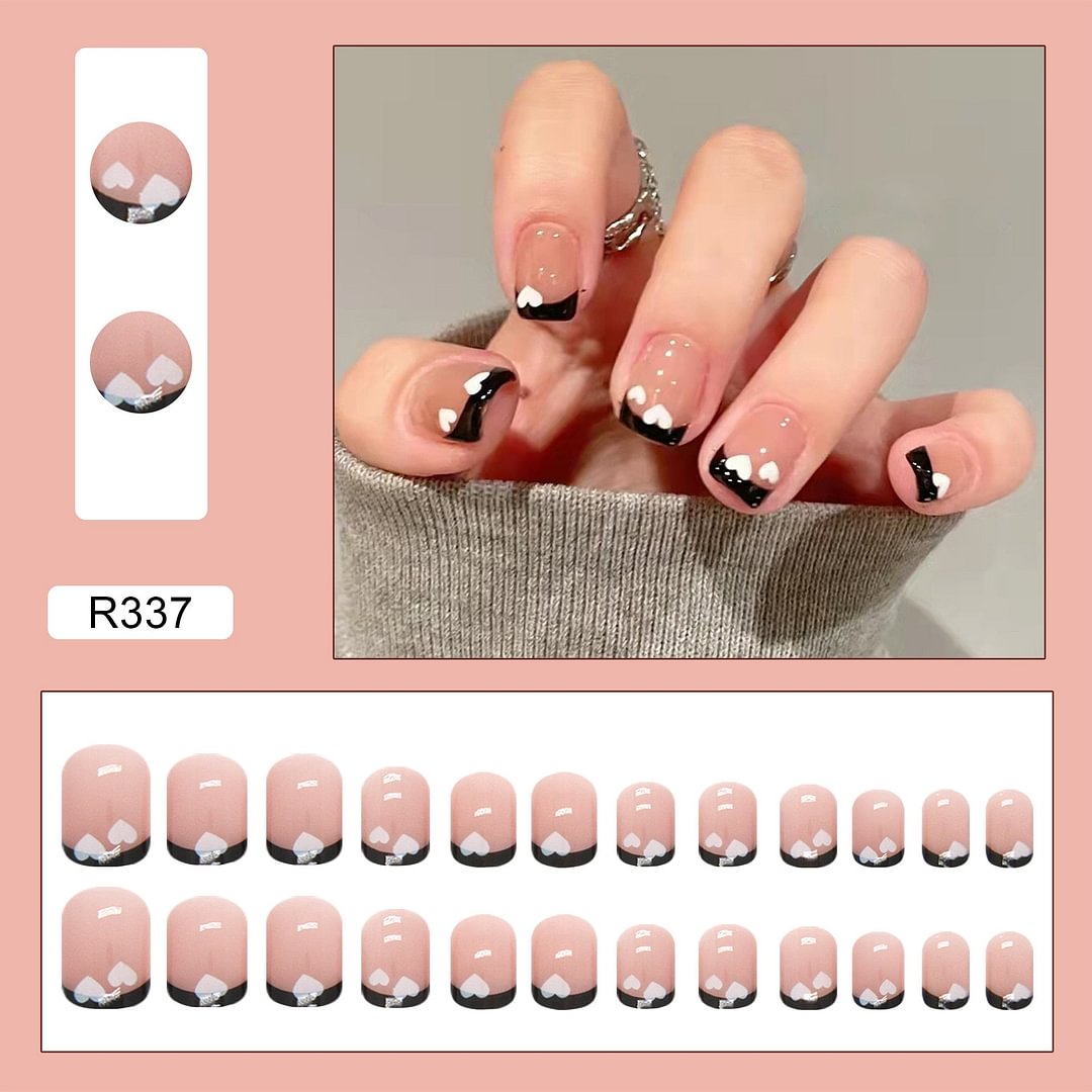 24Pcs Detachable False Nails Heart Silver Glitter Short Level Wearable Fake Nails Full Cover Square Artificial Nail Extension