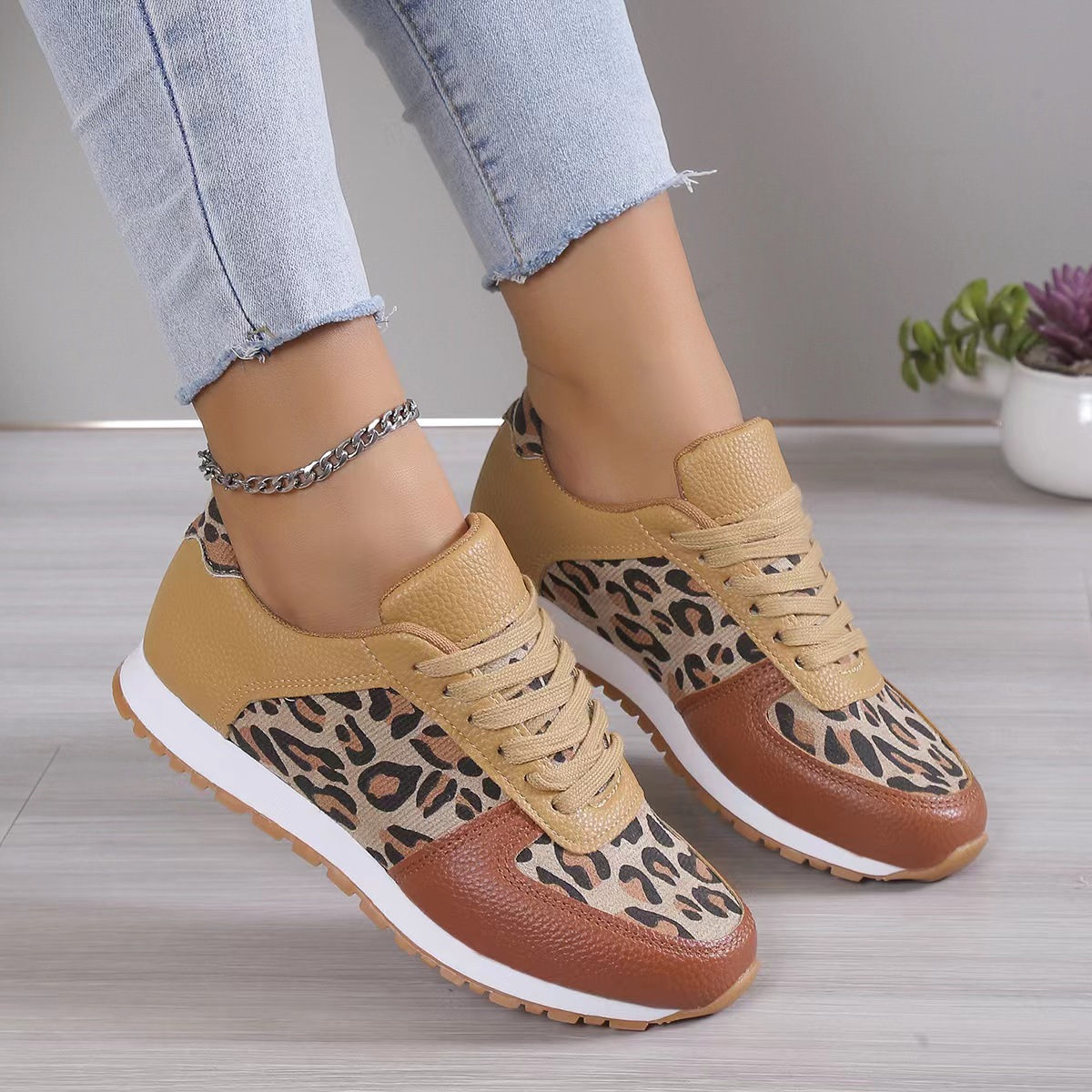 Fashoin Mature Women Sneakers Casual Flat Shoes