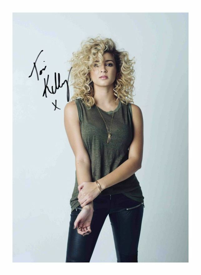 TORI KELLY AUTOGRAPH SIGNED PP Photo Poster painting POSTER