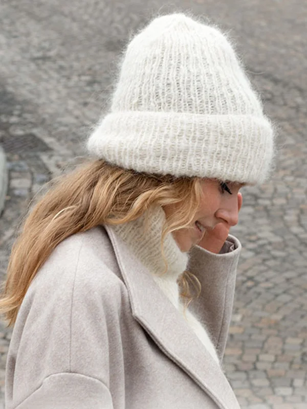 Outdoor knitted wool hat