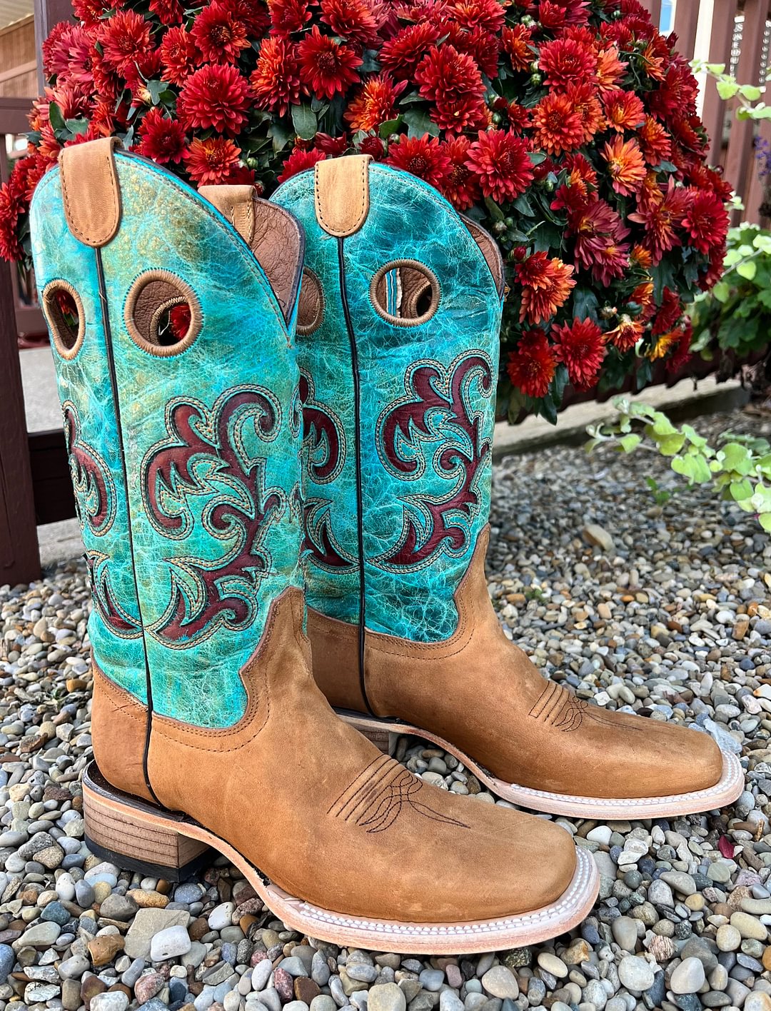 Circle G by Corral Women's Turquoise Inlay Wide Square Toe Western Boot L5910
