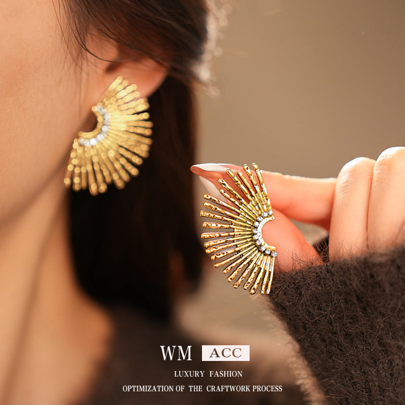 Luxurious Irregular Geometric Alloy Electroplating Earrings