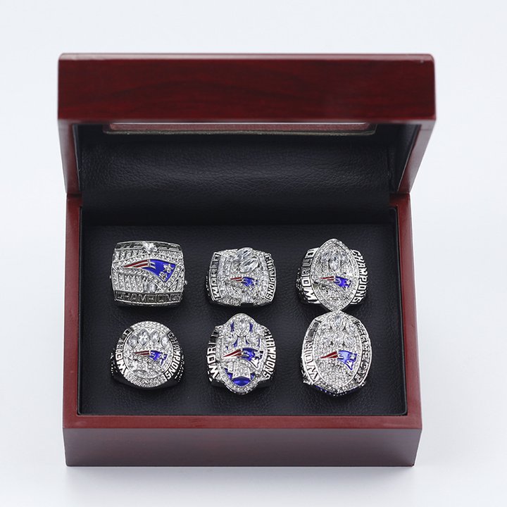 Tom Brady - 2018 New England Patriots Super Bowl Ring With Wooden Display  Box