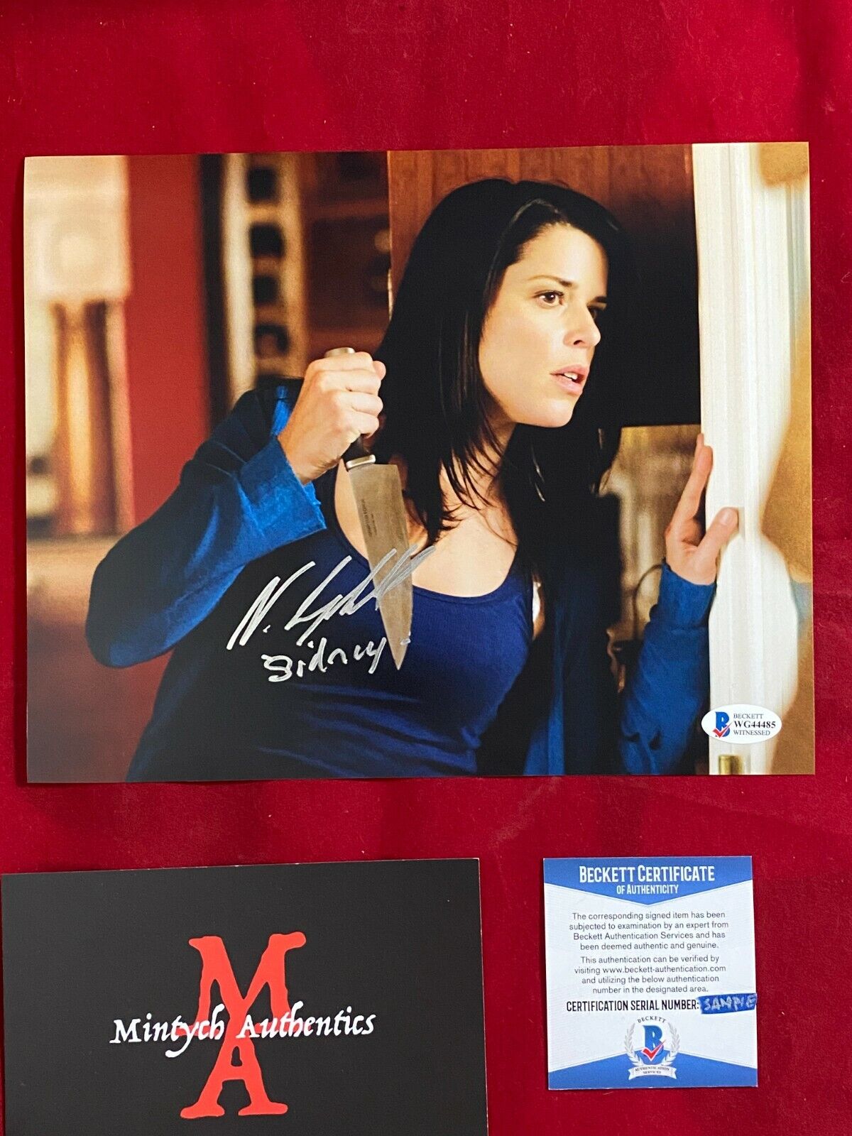 NEVE CAMPBELL AUTOGRAPHED SIGNED 8x10 Photo Poster painting! SCREAM! BECKETT COA! SIDNEY!