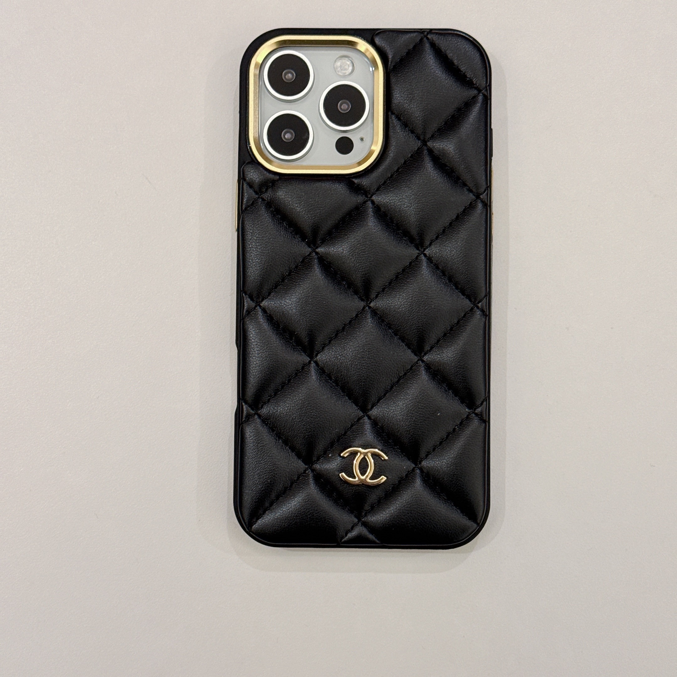 Luxury Chanel Diamond Quilted Lambskin Apple iPhone Case