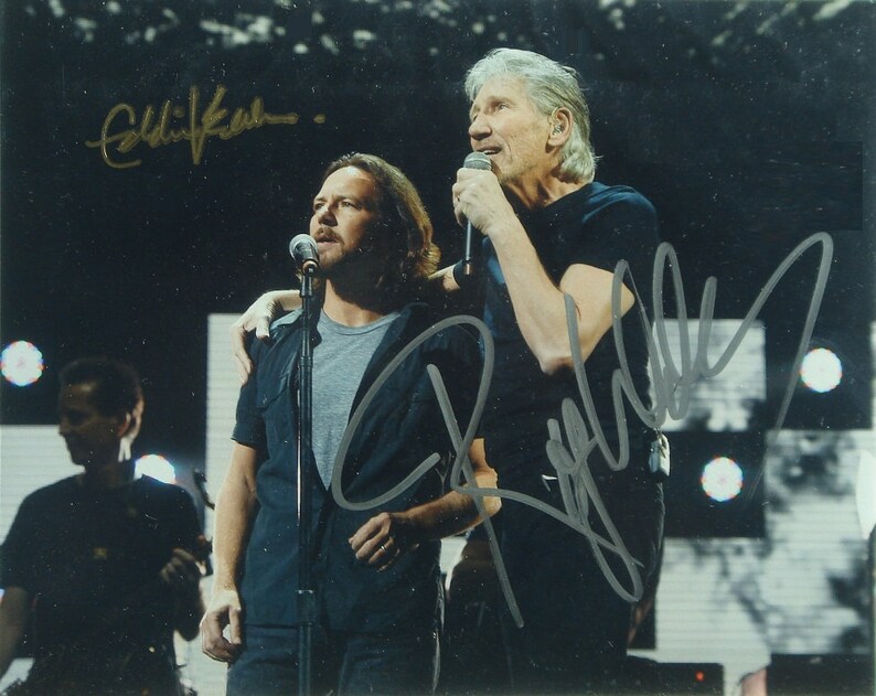 ROGER WATERS And Eddie VEDDER Signed Photo Poster painting X2 Pink Floyd -Pearl Jam wcoa