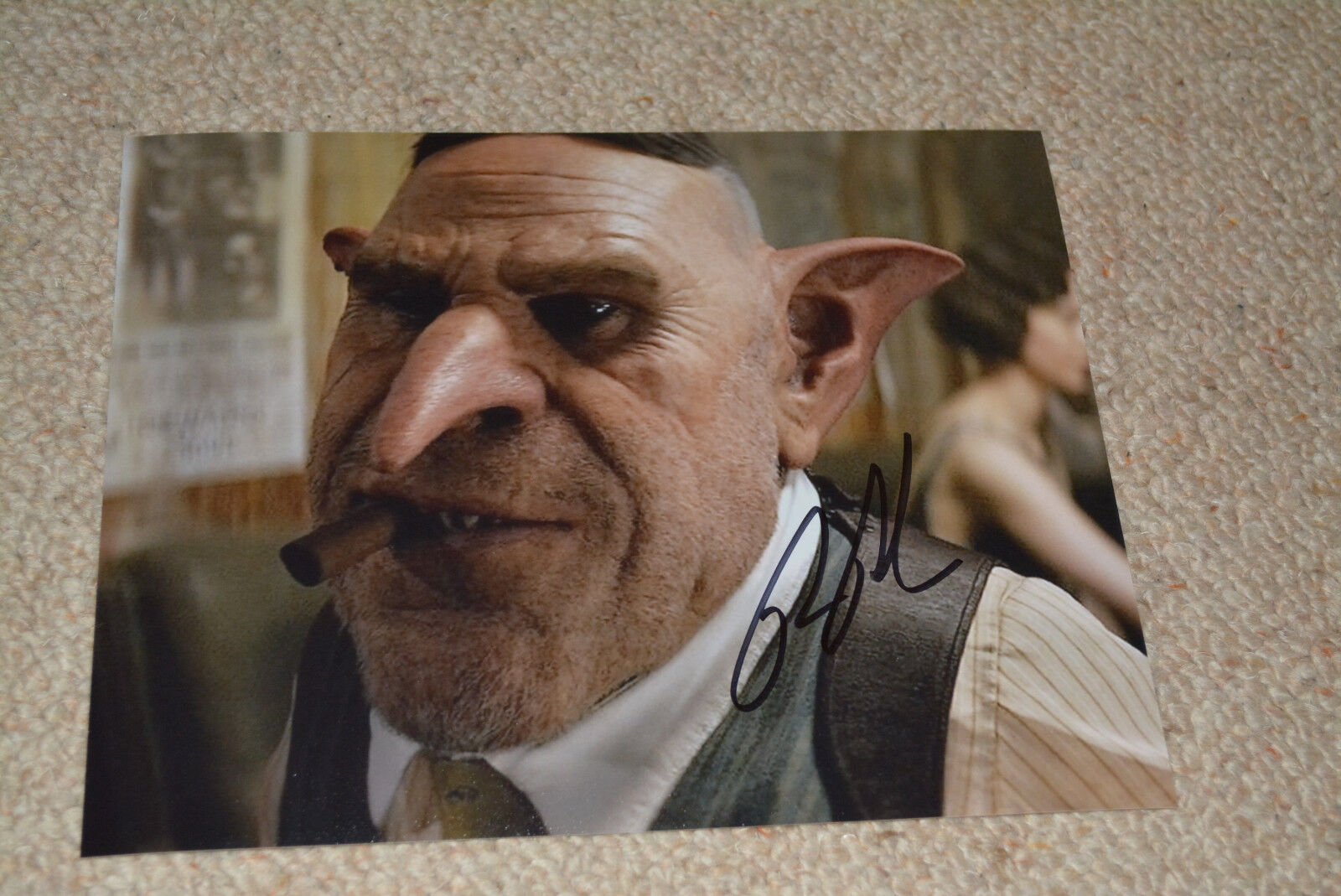 RON PERLMAN signed autograph In Person 8x10 (20x25cm) FANTASTIC BEASTS