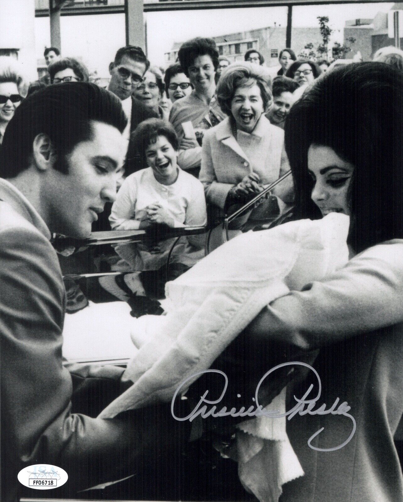 PRISCILLA PRESLEY Signed ELVIS WEDDING 8x10 Photo Poster painting IN PERSON Autograph JSA COA