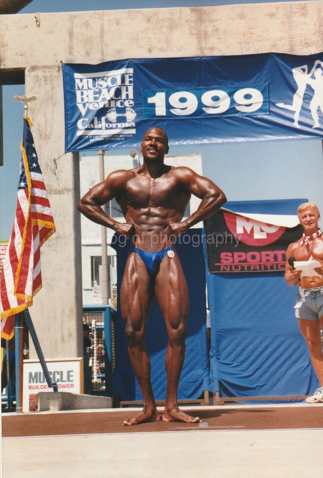 MUSCLE BEACH POSER Found Photo Poster painting Photo Poster paintingGRAPHER GENE MOZEE Bodybuilder MAN 91 2 J