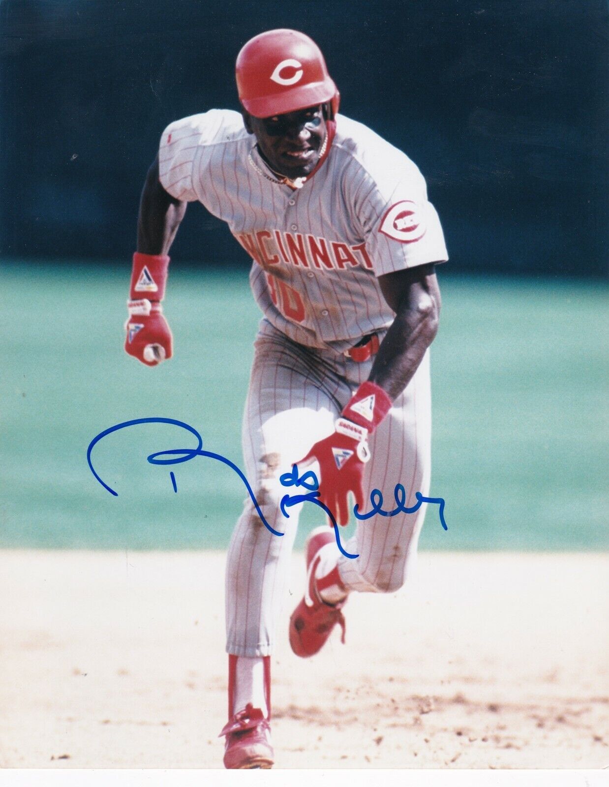 ROBERTO KELLY CINCINNATI REDS ACTION SIGNED 8x10