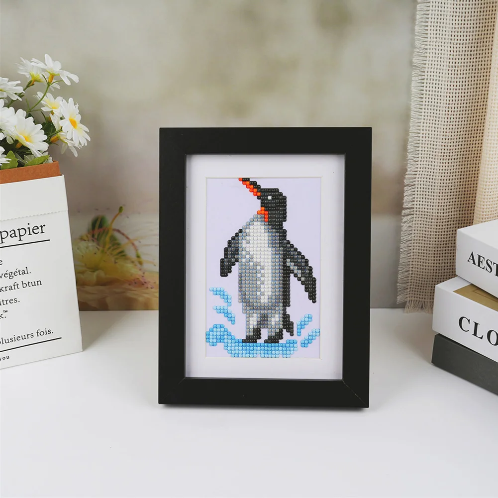 8pcs Animal DIY Mini Partial Round Diamond Painting Set Desktop Decor No Frame(12*17cm)