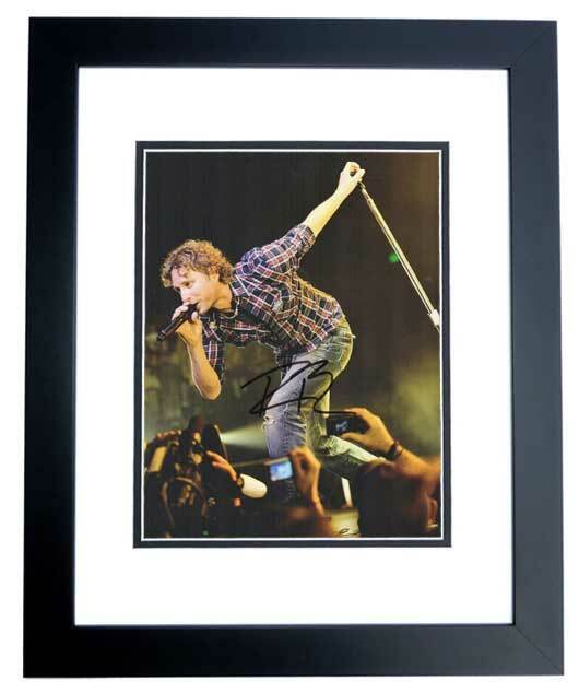 Dierks Bentley Signed - Autographed Country Music Singer 8x10 inch Photo Poster painting FRAMED