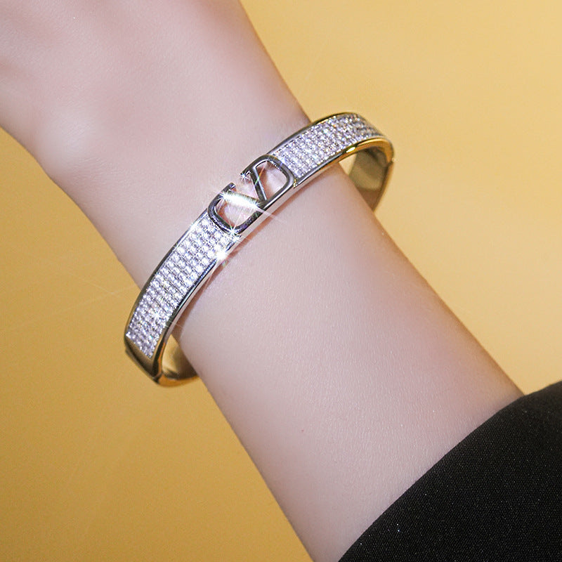 Warren Tianjia High Version V Letter Bracelet Female Brass Material 2025 Bracelet