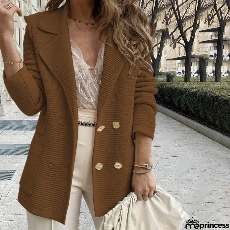 Classic and snug Coat